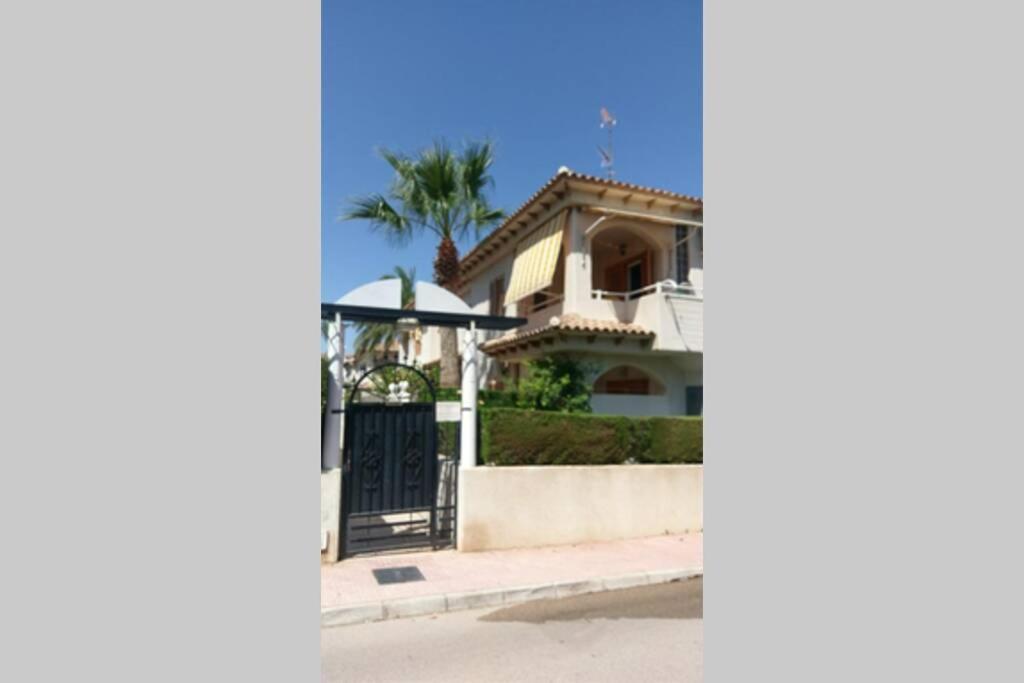Appartement La Casa De La Palmera à Torrevieja Extérieur photo